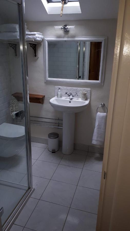 The Byre North End Farm Bed & Breakfast Ashton Keynes Ngoại thất bức ảnh