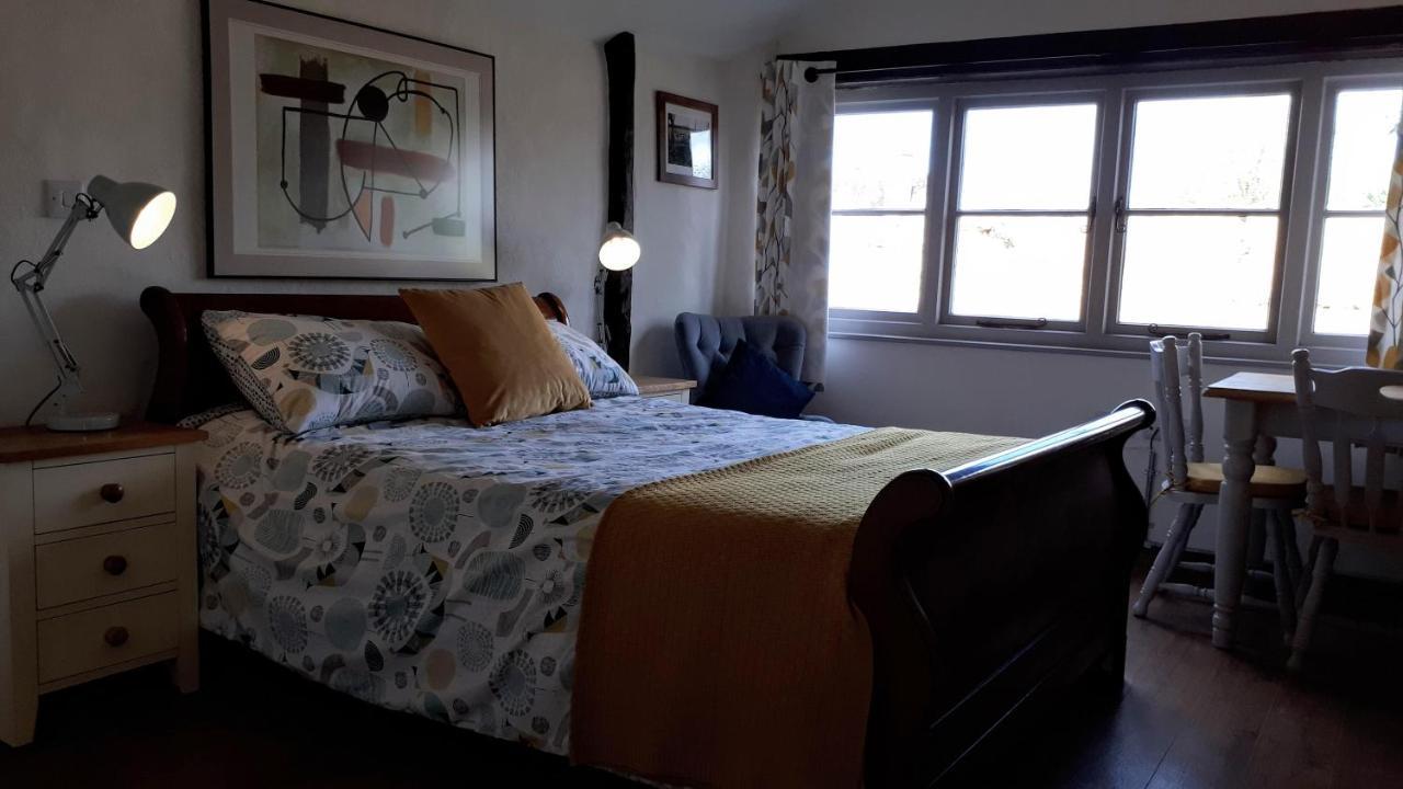 The Byre North End Farm Bed & Breakfast Ashton Keynes Ngoại thất bức ảnh