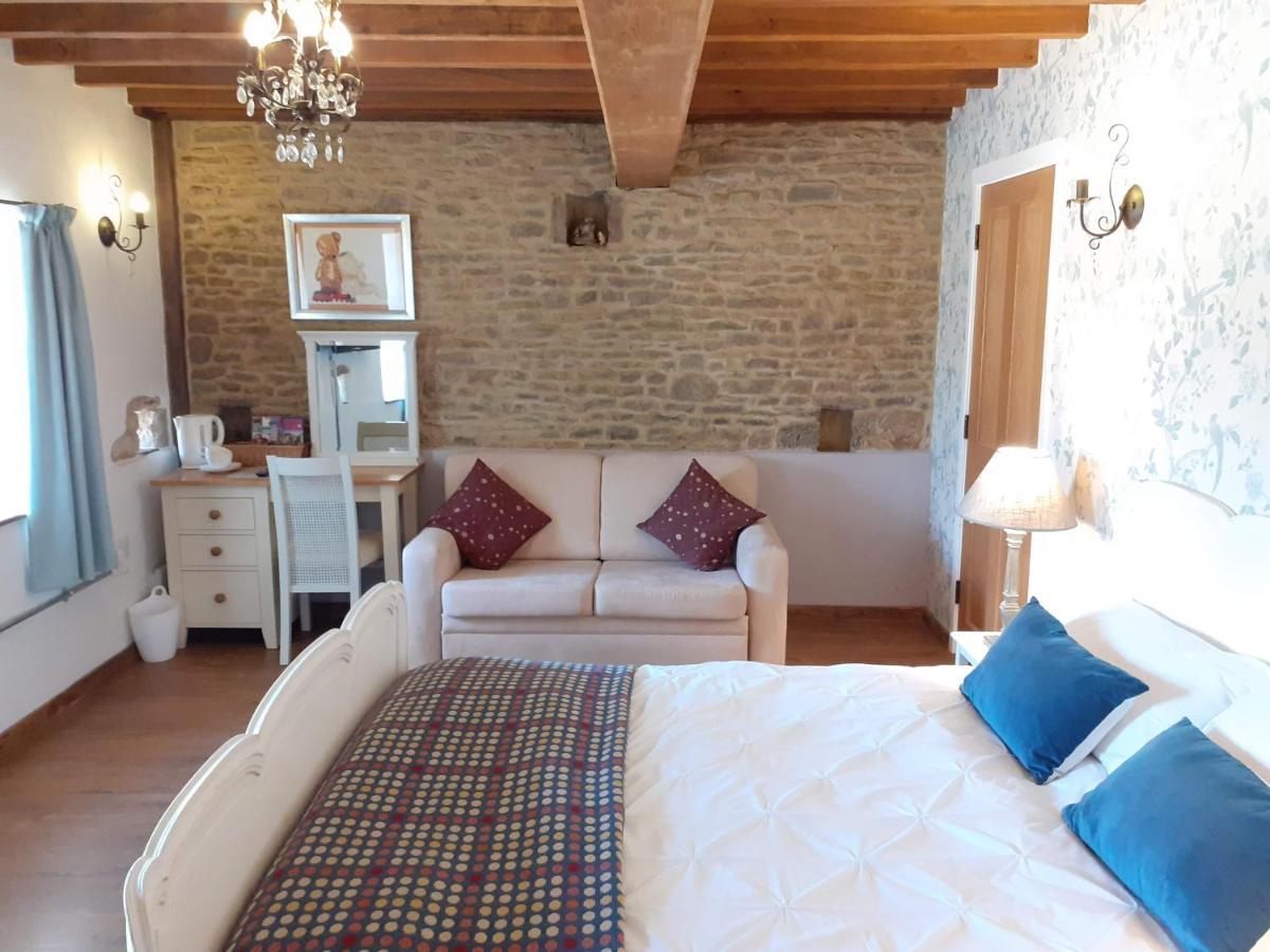 The Byre North End Farm Bed & Breakfast Ashton Keynes Ngoại thất bức ảnh