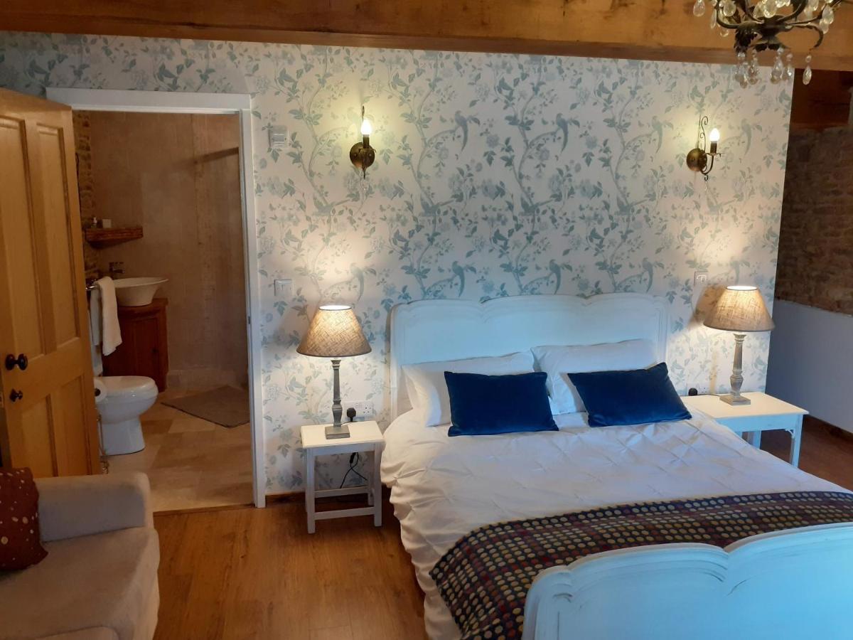 The Byre North End Farm Bed & Breakfast Ashton Keynes Ngoại thất bức ảnh